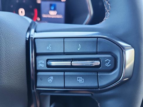 New 2025 GMC Canyon AT4 w/ Nightfall Edition image 19