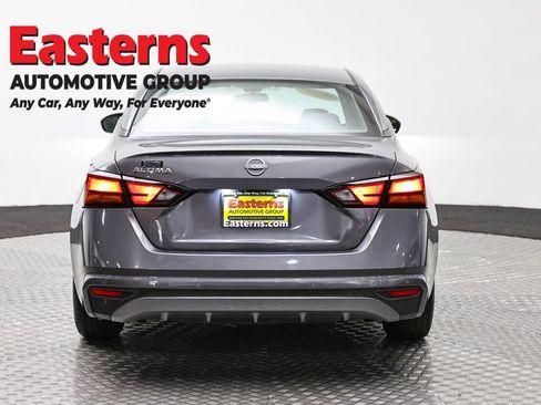 Used 2024 Nissan Altima 2.5 S FWD image 6