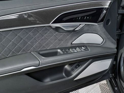Used 2025 Audi S8 image 4