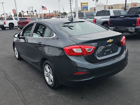 Used 2017 Chevrolet Cruze LT image 5