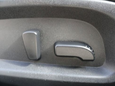 Used 2018 INFINITI Q60 LUXE w/ Sensory Package 2.0T Luxe image 29