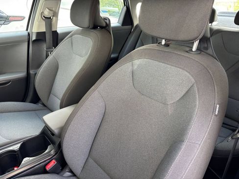 Used 2025 Kia K4 FWD image 37