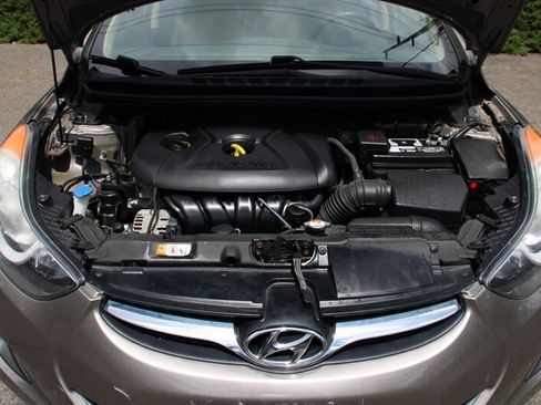 Used 2013 Hyundai Elantra GLS FWD image 18