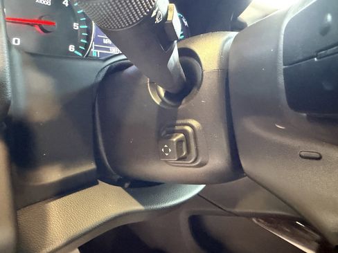 Used 2018 GMC Yukon XL SLT w/ Open Road Package image 29