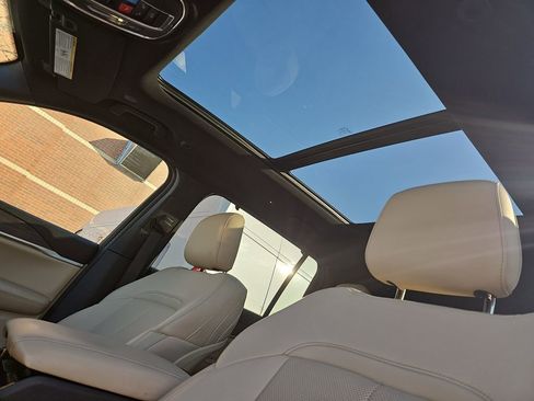 Used 2023 Jeep Grand Cherokee L Limited w/ Luxury Tech Group II image 30