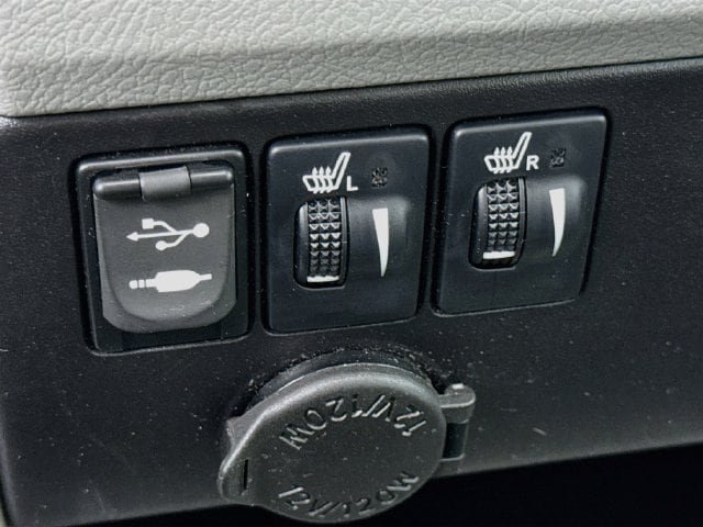 Certified 2017 Toyota Sienna XLE FWD image 21