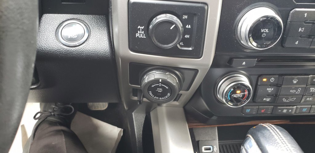 Used 2019 Ford F150 Lariat w/ Equipment Group 502A Luxury AWD/4WD image 20