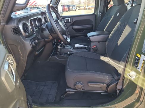Used 2021 Jeep Wrangler Unlimited Sport image 19
