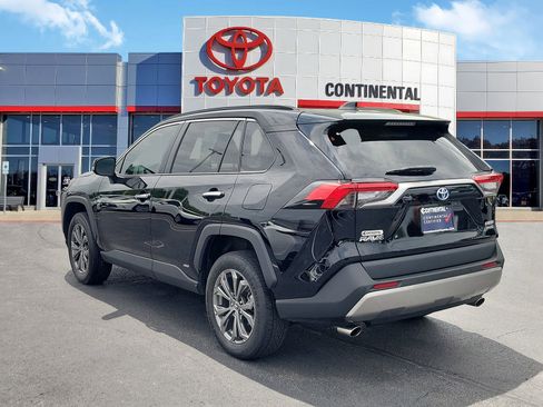 Used 2022 Toyota RAV4 Limited AWD/4WD image 4