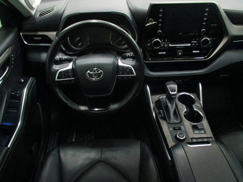 Used 2022 Toyota Highlander Limited image 20