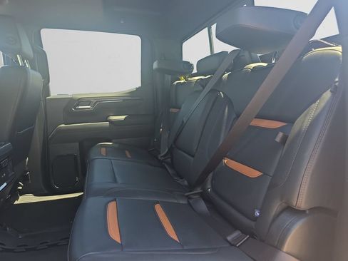 Used 2023 GMC Sierra 1500 AT4 w/ AT4 Premium Package AWD/4WD image 14