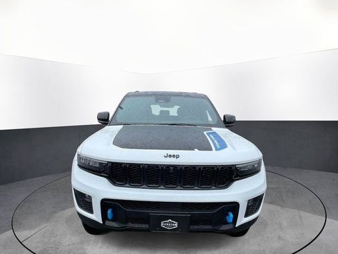 Used 2023 Jeep Grand Cherokee Trailhawk image 2