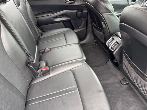 Used 2024 Kia Sorento S AWD/4WD image 12