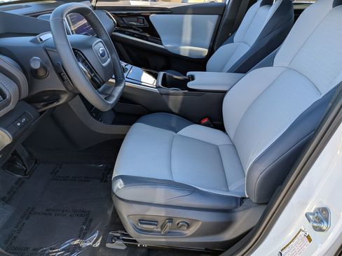 Used 2025 Subaru Solterra Limited w/ Limited Convenience Package image 11