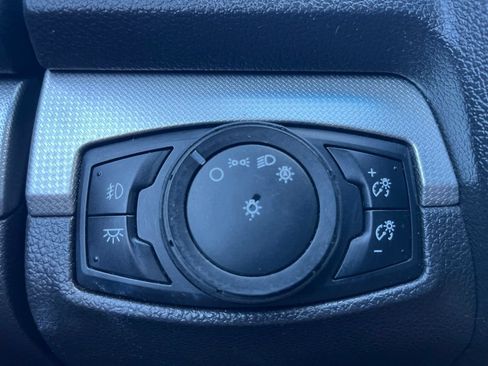 Used 2014 Ford Explorer XLT w/ Equipment Group 202A AWD/4WD image 10