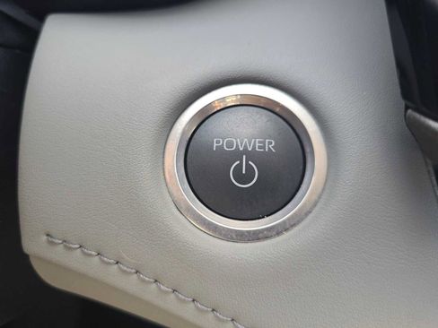 Used 2024 Toyota Highlander Limited image 33