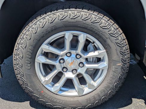New 2026 Chevrolet Silverado 1500 LT w/ Z71 Off-Road Package AWD/4WD image 30