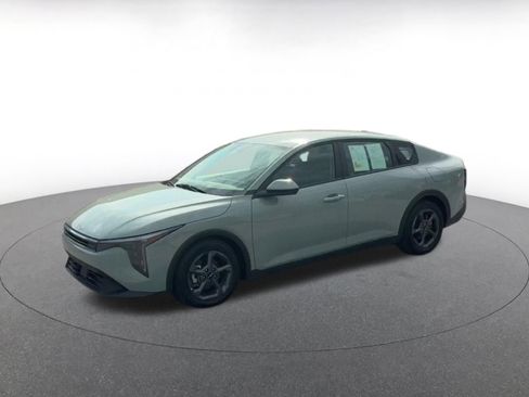 Used 2025 Kia K4 LXS image 8