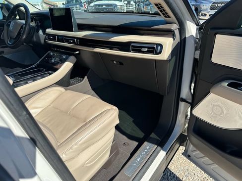 Used 2022 Lincoln Aviator Reserve w/ Equipment Group 201A AWD/4WD image 9