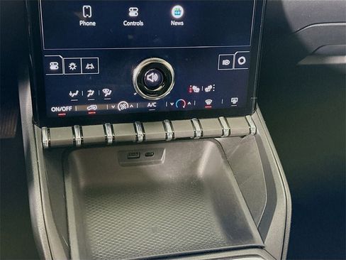 Used 2025 GMC Terrain Elevation image 10