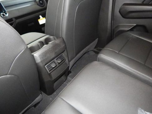 Used 2025 Chevrolet Colorado Trail Boss image 33