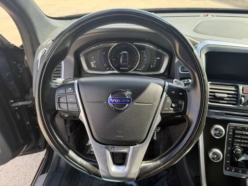 Used 2016 Volvo XC60 T6 R-Design Platinum image 15