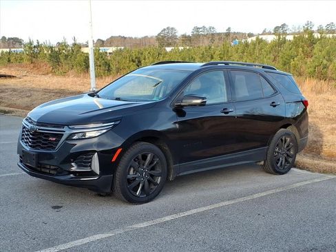 Used 2022 Chevrolet Equinox RS w/ Infotainment Package image 3