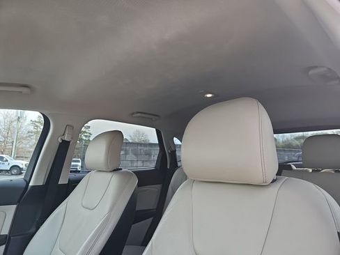 Used 2016 Ford Edge Titanium w/ Technology Package image 15