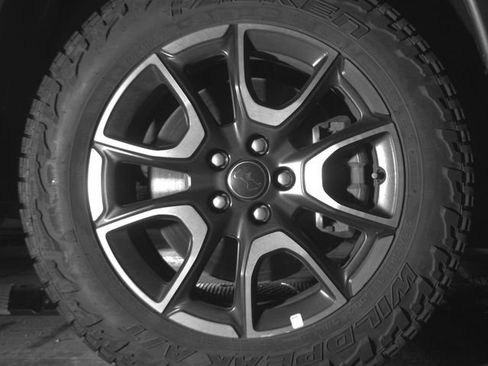 Used 2025 Jeep Compass Trailhawk AWD/4WD image 10