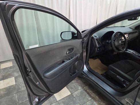 Used 2020 Honda HR-V LX image 11
