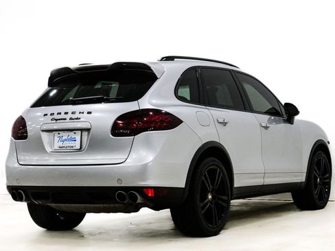 Used 2014 Porsche Cayenne Turbo image 7