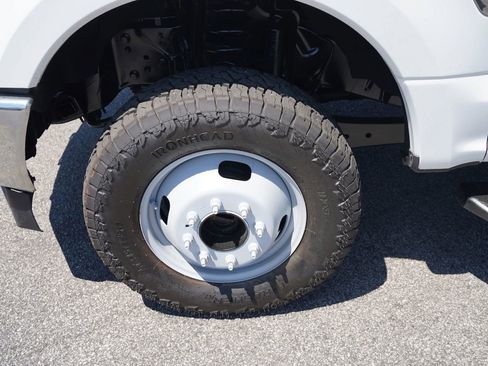 Used 2019 Ford F350 XL w/ Power Equipment Group AWD/4WD image 32
