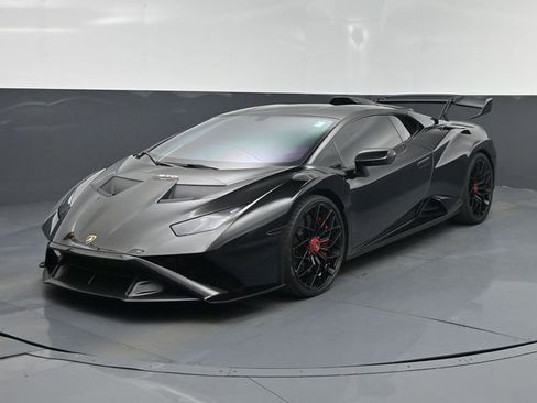 Used 2022 Lamborghini Huracan STO RWD image 22