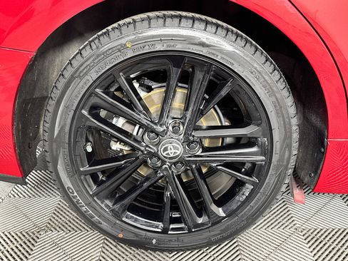 Used 2025 Toyota Camry SE image 32