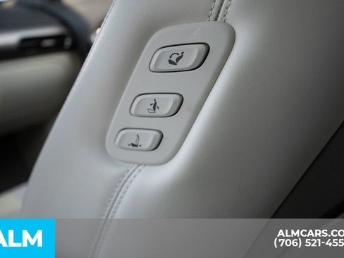 Used 2024 Genesis GV60 RWD image 15