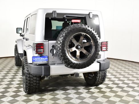 Used 2013 Jeep Wrangler Unlimited Sahara w/ Connectivity Group AWD/4WD image 7