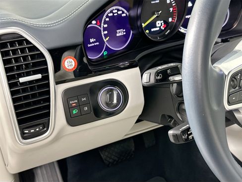 Certified 2023 Porsche Cayenne image 34