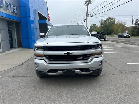 Certified 2018 Chevrolet Silverado 1500 LT w/ All Star Edition image 9