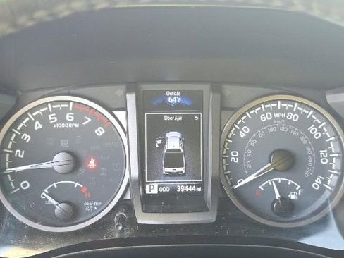 Used 2022 Toyota Tacoma TRD Sport w/ Technology Package image 8