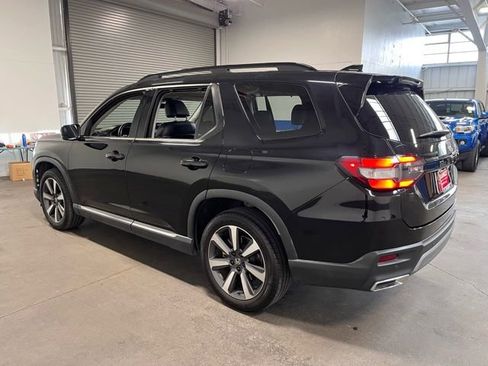 Used 2023 Honda Pilot Touring image 6