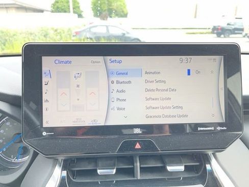 Used 2022 Toyota Venza Limited image 14