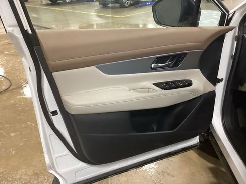 Used 2025 Nissan Murano Platinum w/ Cargo Package AWD/4WD image 15