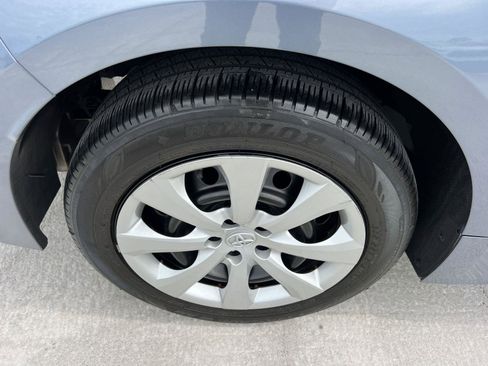 Used 2024 Toyota Corolla LE FWD image 17