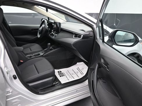 Used 2023 Toyota Corolla LE image 12