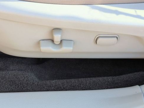 Used 2014 Subaru Outback 2.5i Premium AWD/4WD image 14