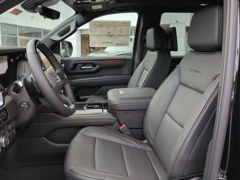 New 2026 GMC Yukon Denali w/ Advanced Technology Package AWD/4WD image 12