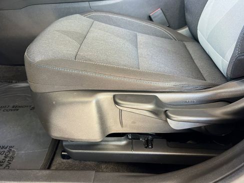 Used 2025 Chevrolet Trax LS FWD image 19