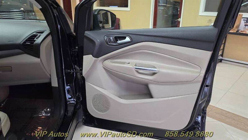 Used 2019 Ford Escape SEL FWD image 12