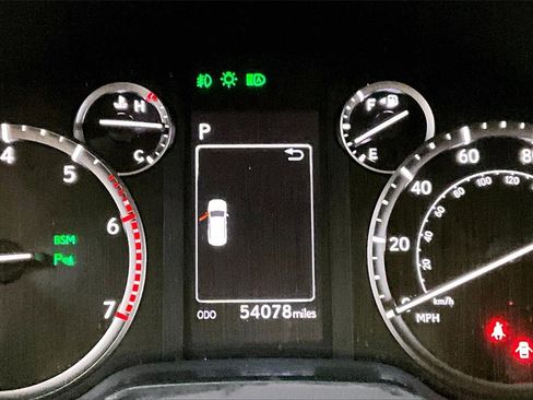 Used 2023 Lexus GX 460 Premium image 2