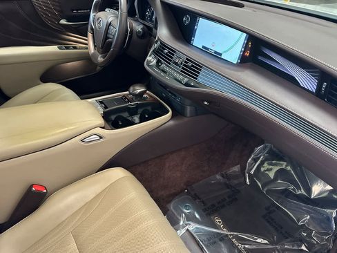 Used 2019 Lexus LS 500 w/ Interior Upgrade Package image 16